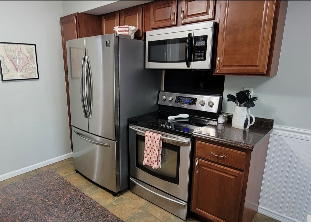 Charming 2 Bedroom 3 bathroom Townhouse, minutes from Saratoga Springs!