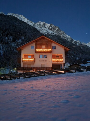 Haus Landheim Apart. Bergblick mit separatem Schlafzimmer und Wasserfallblick!