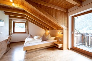 1 chambre, lit parapluie, Wi-Fi gratuit, draps fournis