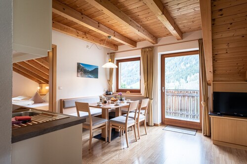 Haus Landheim Apart. Bergblick mit separatem Schlafzimmer und Wasserfallblick!