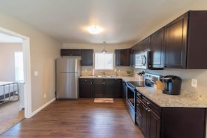 Fridge, microwave, oven, stovetop - Full Kitchen, In-Suite Laundry, Wi-Fi, and Parking (Wasilla)