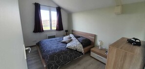 2 bedrooms, soundproofing, iron/ironing board, free WiFi - Appartement Gite Neuf 2 de 2 a 7 Personnes (Lagor)