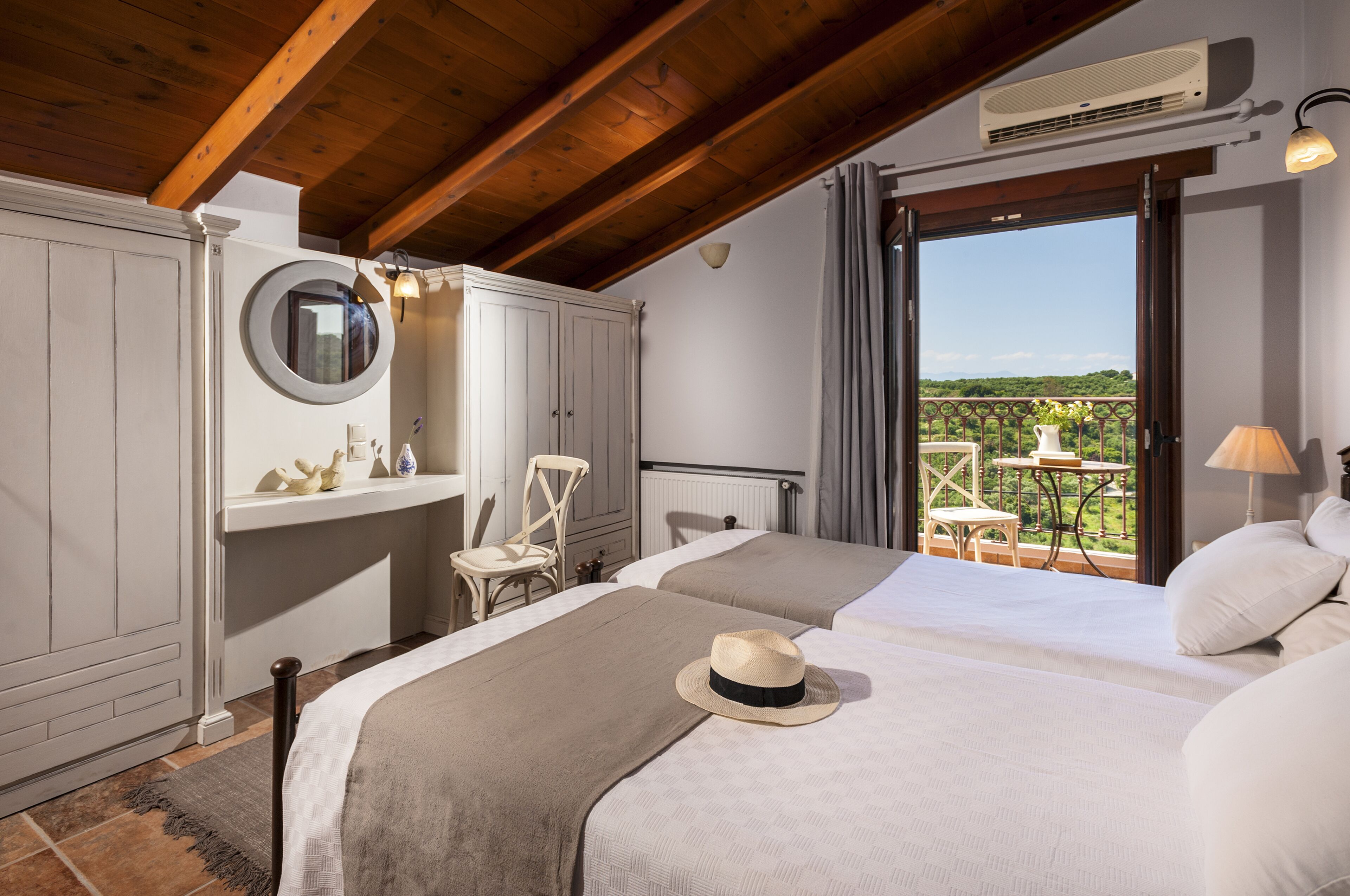 2 dormitorios, tabla de planchar con plancha, wifi gratis y ropa de cama