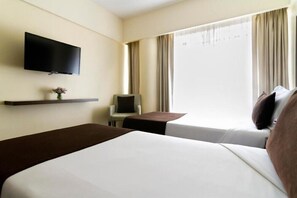 2 bedrooms, iron/ironing board, bed sheets - Spacious 2 BR Suite near Colon Theater (Buenos Aires)