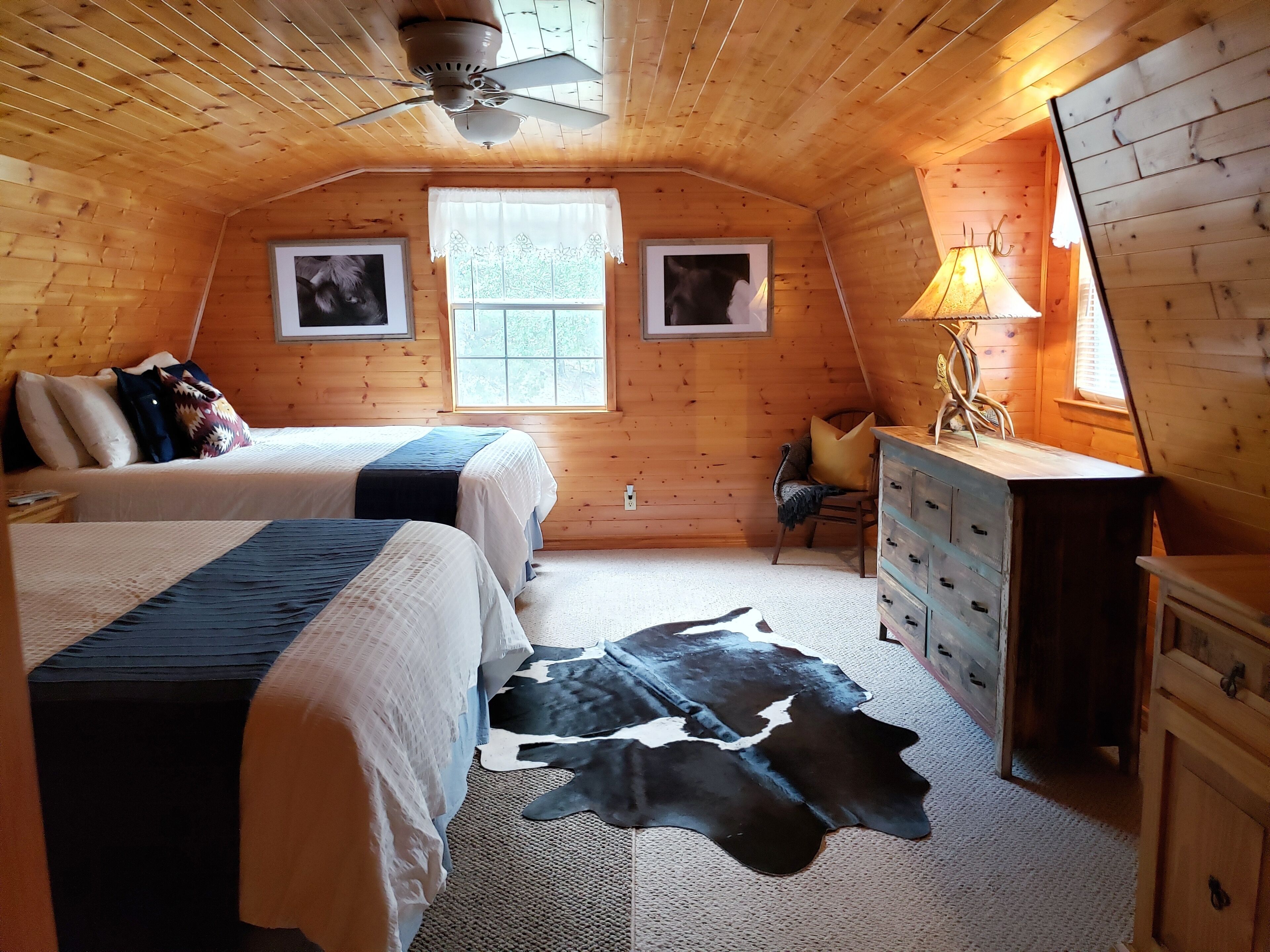 Quiet Country Cabin nestled on 100 Acres