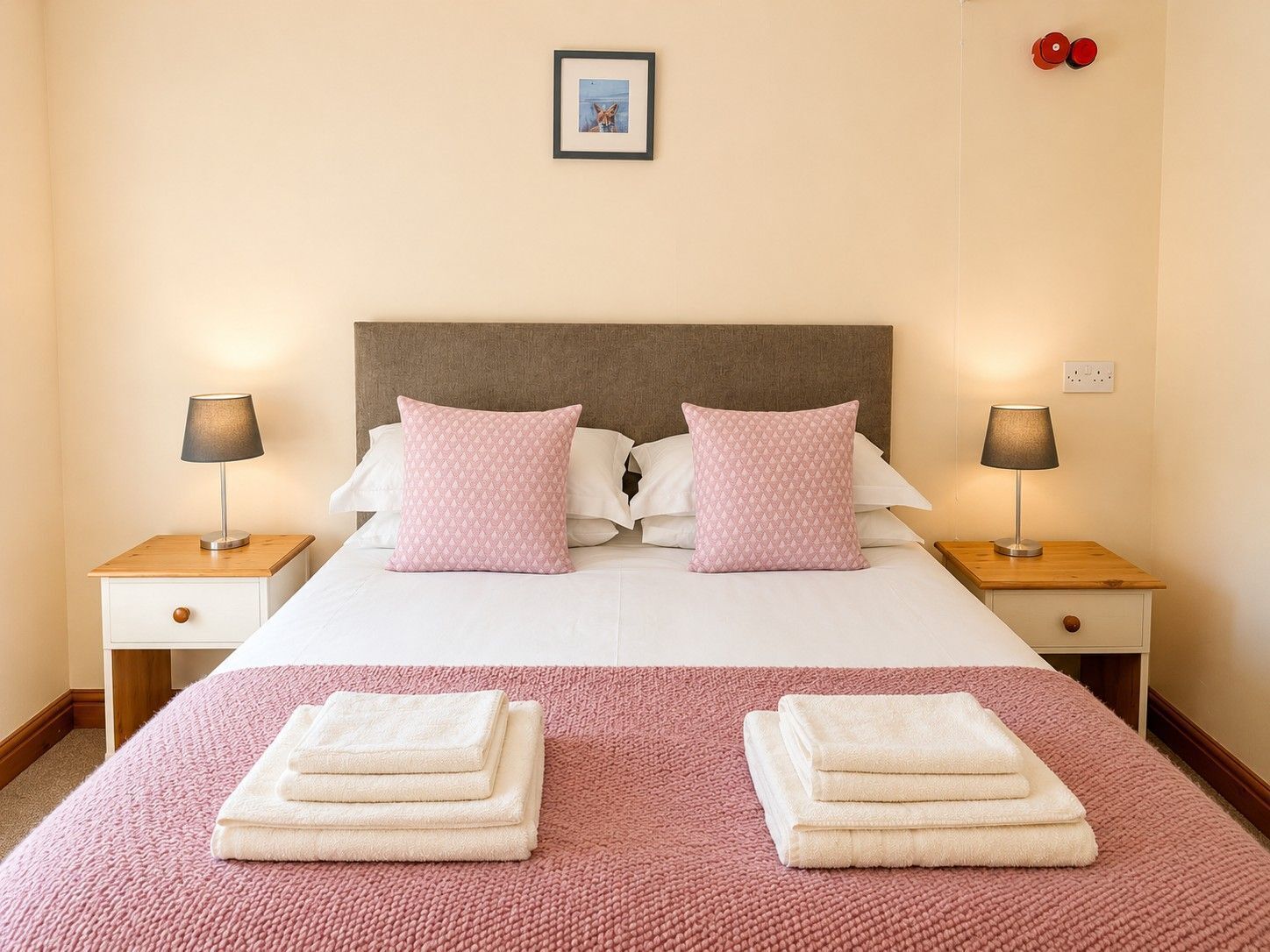 2 dormitorios, tabla de planchar con plancha, wifi y ropa de cama
