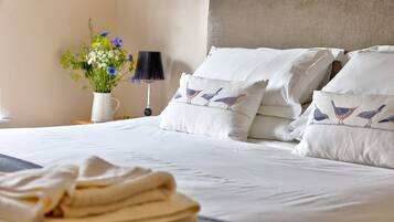 2 dormitorios, tabla de planchar con plancha, wifi y ropa de cama