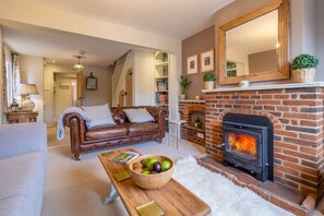 Una Smart TV, una chimenea