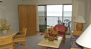 Fernseher, Kamin, DVD-Player, Stereoanlage