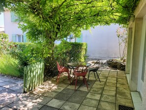 Outdoor dining - Gite Les Esperelles (Mormoiron)