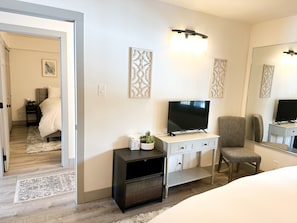 3 habitaciones, caja de seguridad en la habitación y cuna de viaje