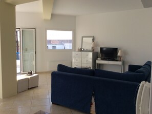 Smart TV, DVD player