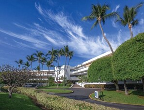 Property grounds - Kona | Couples Hawaii Coast Stay | Pool + Views (Kailua-Kona)