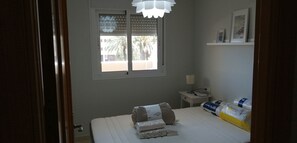 1 bedroom, bed sheets - Residencial LAS Palmeras (Roquetas de Mar)