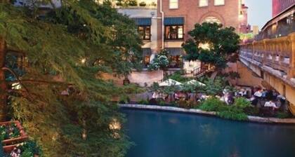 Club Wyndham Riverside Suites - 2 Bedroom Condo