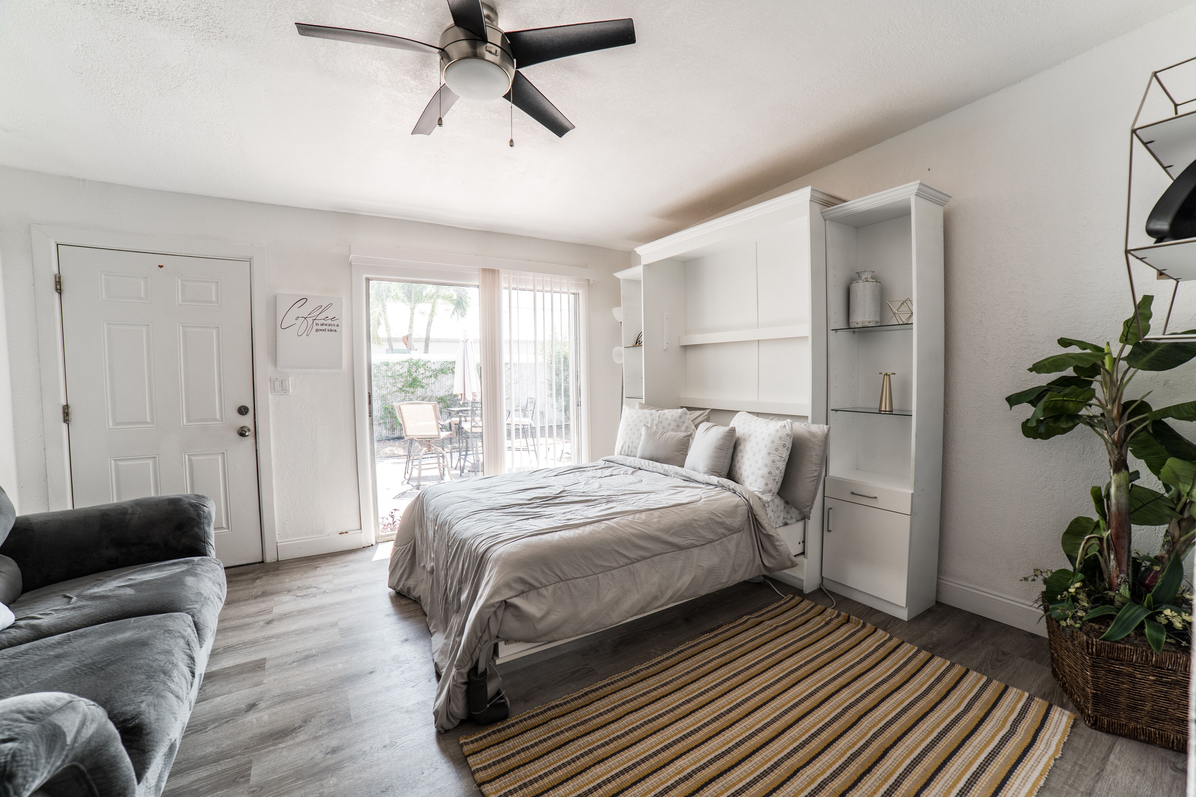 Beachside Studio Close to the Beach!