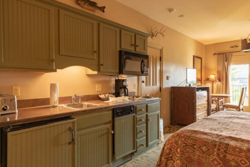 Wilderness Club™ at Big Cedar® -  Ridgedale - Studio