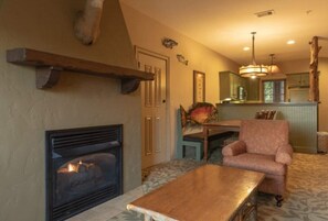 Interior - Wilderness Club™ at Big Cedar® - 2 Bedroom Cabin (Ridgedale)