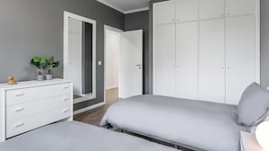 2 室のベッドルーム、WiFi (無料)、ベッドシーツ