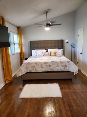 2 bedrooms, iron/ironing board, free WiFi, bed sheets