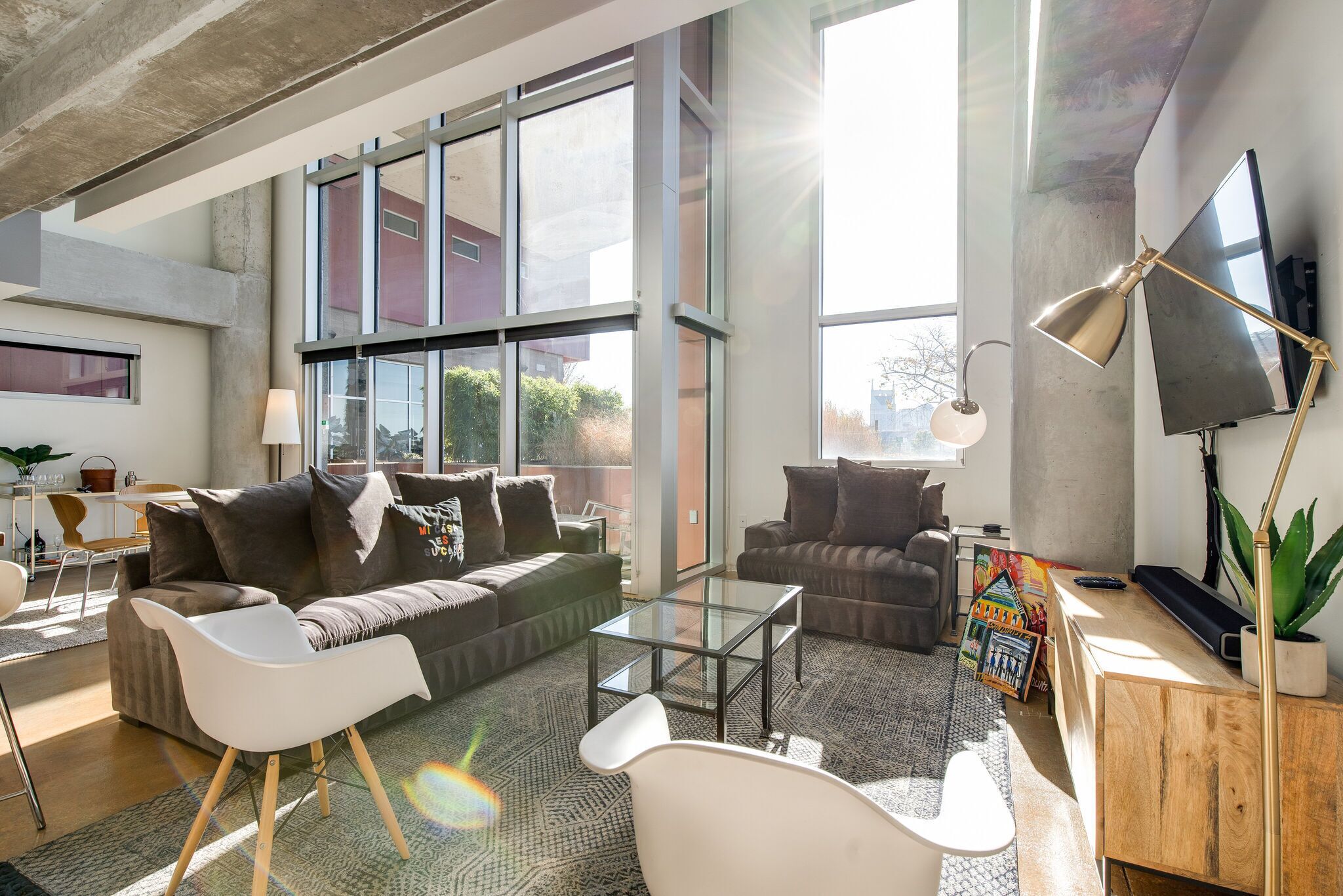 TV, books, music library, stereo