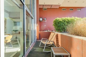Outdoor dining - Spacious Chic 1Br East Nashville Loft! (Nashville)