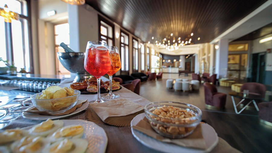 Pràcatinat Hotel & Restaurant