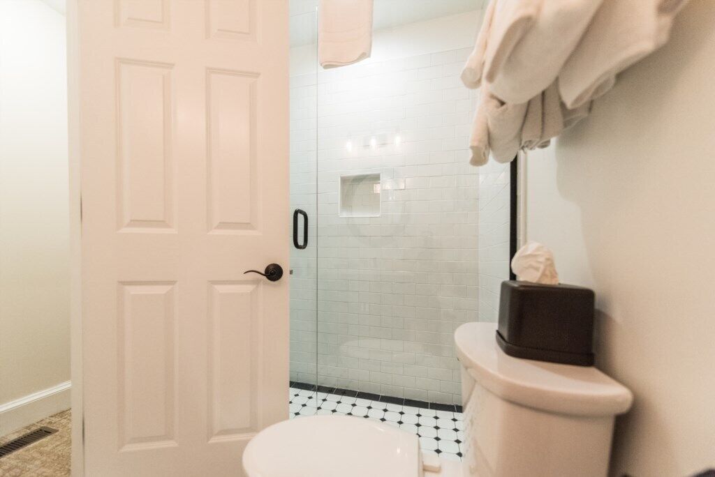 The Lodge Alley Inn™ - 1 Bedroom