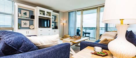 Smart-TV, Bücher, Stereoanlage