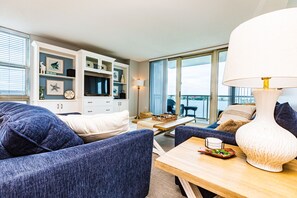 Smart TV, books, stereo