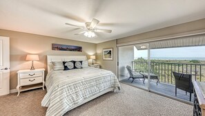 3 bedrooms, iron/ironing board, free WiFi, bed sheets - Siesta Sunset | Luxurious Beach Front Penthouse w/ Views of Gulf, Minutes to Siesta Key Village (Siesta Key)