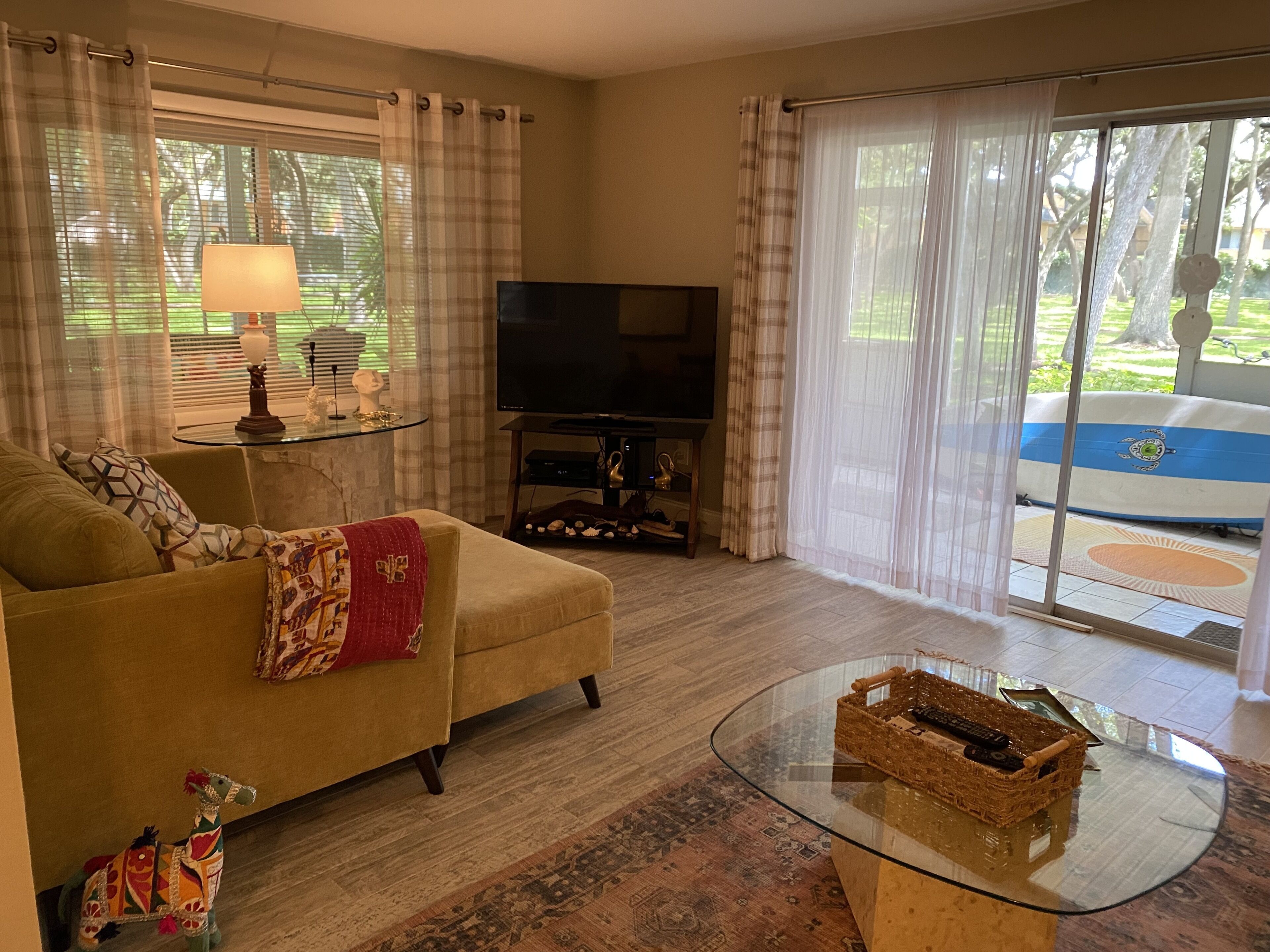 Gated community Fully furnished 1 King bed 1 Full Bath, perfect location 