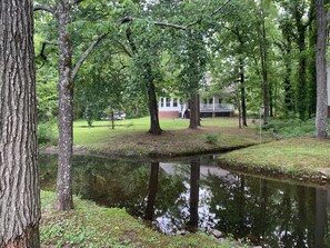Property grounds - Private Guest house on Golden Pond (Little Rock)