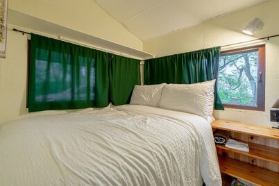 Lakefront Tiny Home Cabin on the Beach