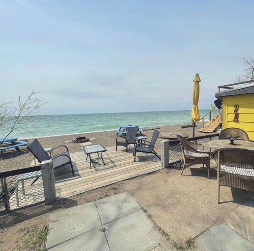 Lakefront Tiny Home Cabin on the Beach