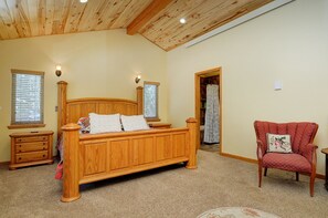 3 soverom, skrivebord, strykejern/-brett og wi-fi (inkludert)