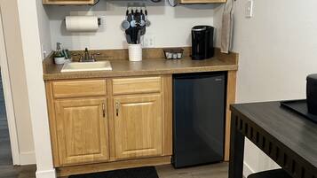 Fridge, microwave, coffee/tea maker, toaster