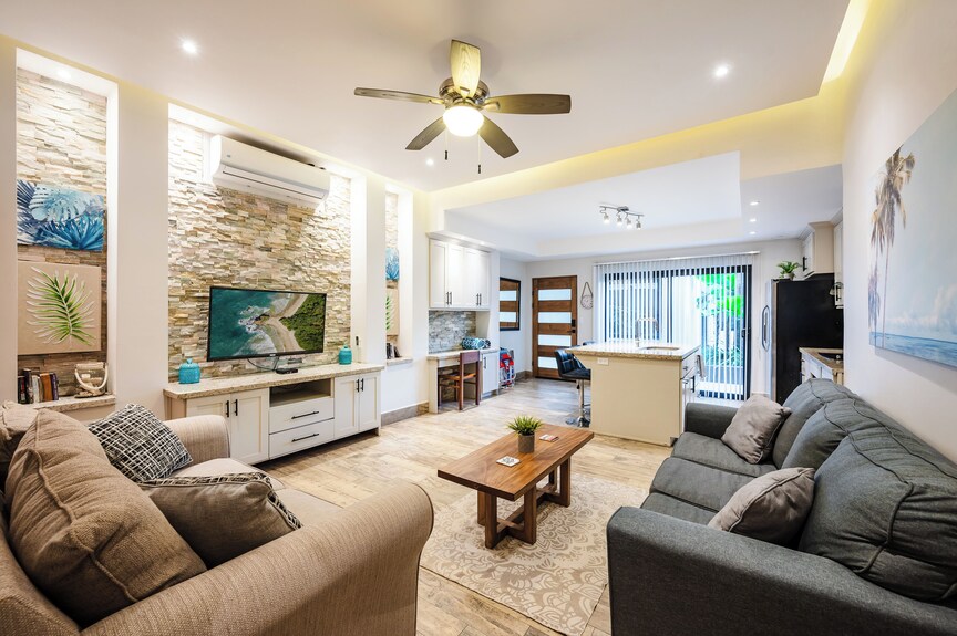 Iguana Surf Villas, 6 Bedrooms, 6.5 Bathrooms, 5 Kitchens Center Of Tamarindo - Tamarindo