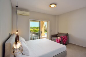 2 bedrooms, in-room safe, desk, iron/ironing board