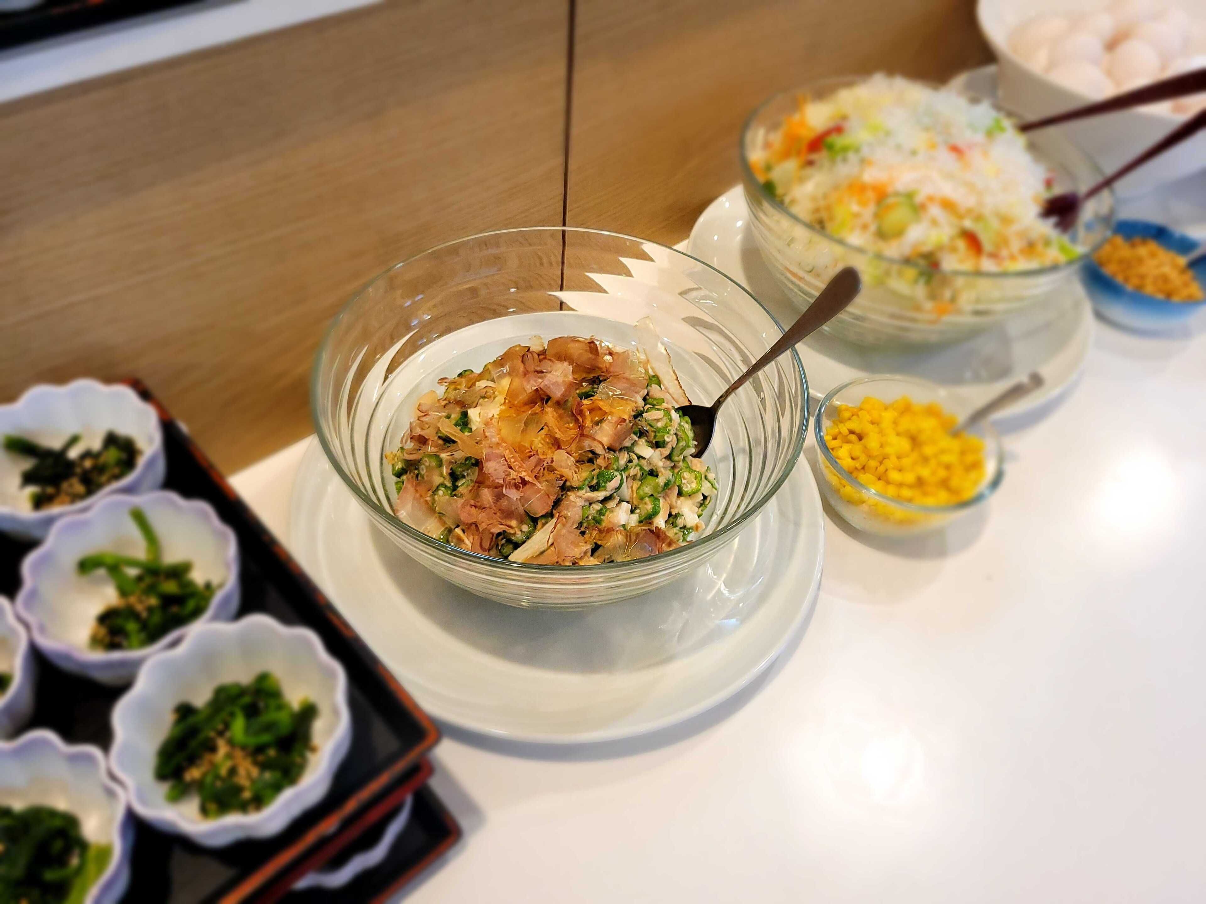 Petit déjeuner buffet (1100 JPY par personne)