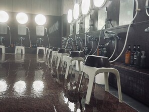 ห้องอาบน้ำสาธารณะ