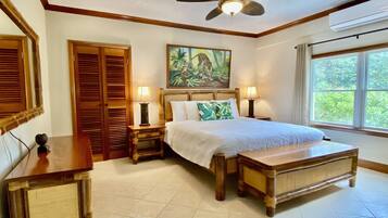 2 chambres, coffres-forts dans les chambres, bureau