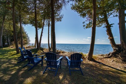 NEW Private 3 acre waterfront property directly on the Bay! WEEKLY DISCOUNT 10%