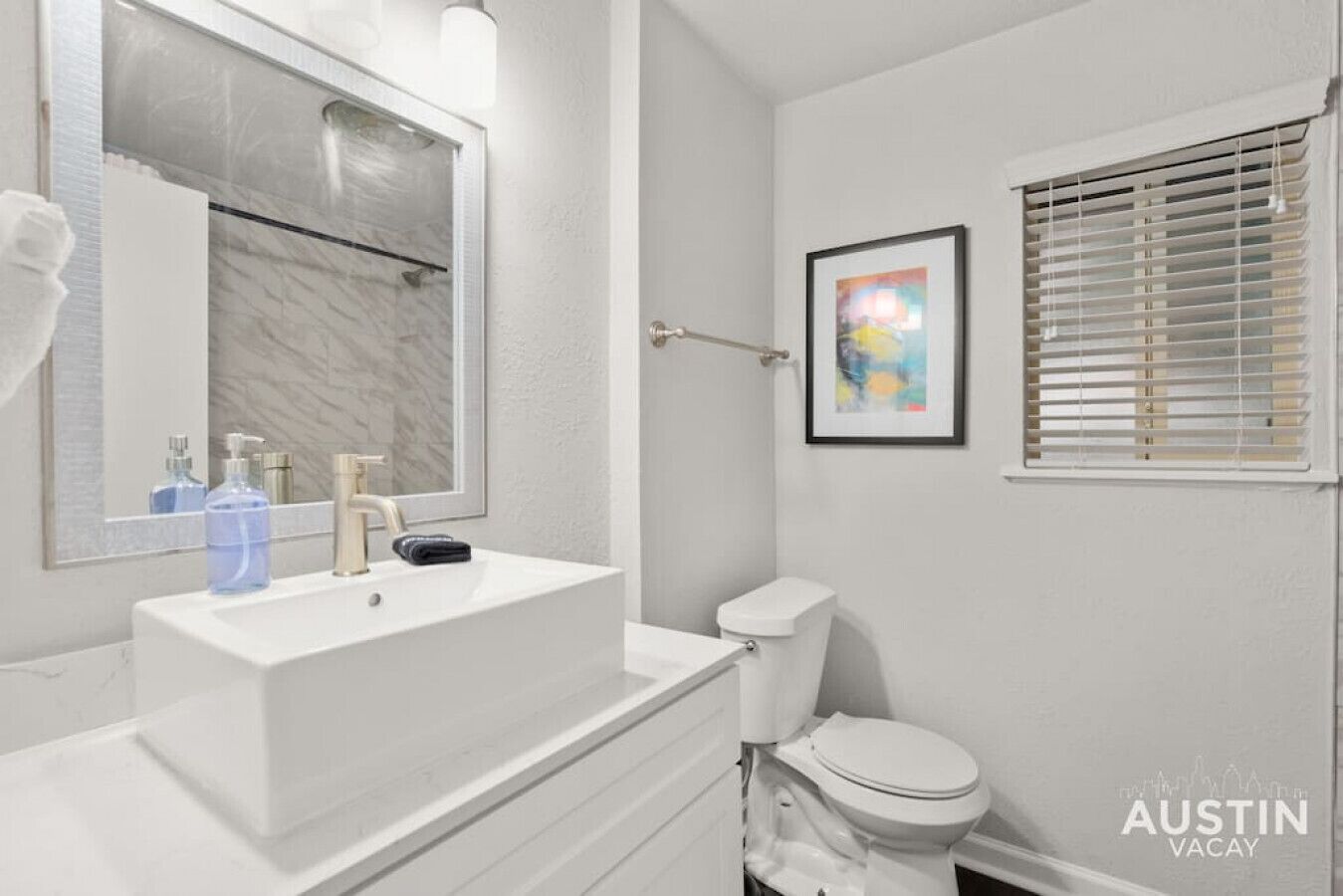 Private Patio + Garage Parking Next to S Lamar!