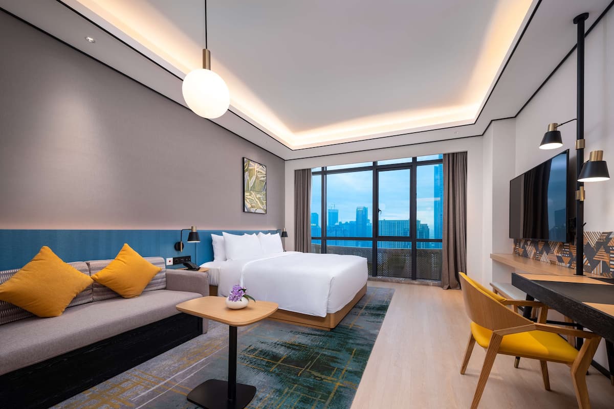 Room, 1 King Bed, Accessible | 1 bedroom, premium bedding, pillow-top beds, in-room safe