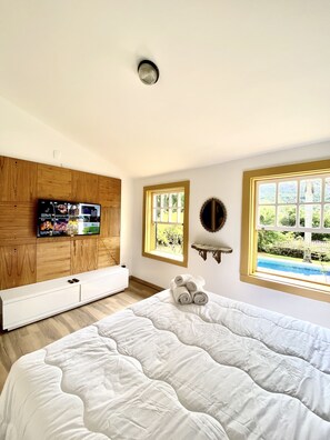 4 bedrooms, desk, iron/ironing board, free WiFi