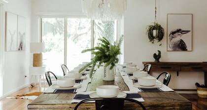 Idyllic Beachhouse Pet Friendly - Up to 12 guests