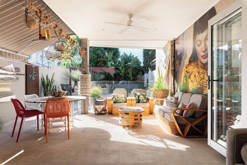 Sirens Rest - Luxe Oasis - Breathe. Relax.