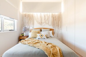 2 Schlafzimmer, Bügeleisen/Bügelbrett