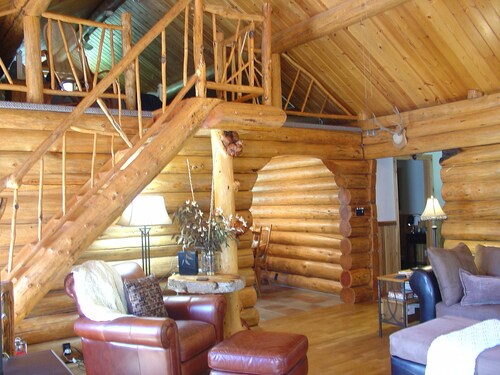 Quintessential Riverfront Montana Log Home Experience